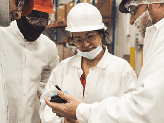 Multilingual manufacturing team preventing communication barriers